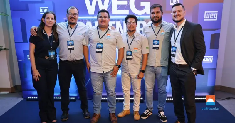 Equipe da Safra Solar em evento WEG